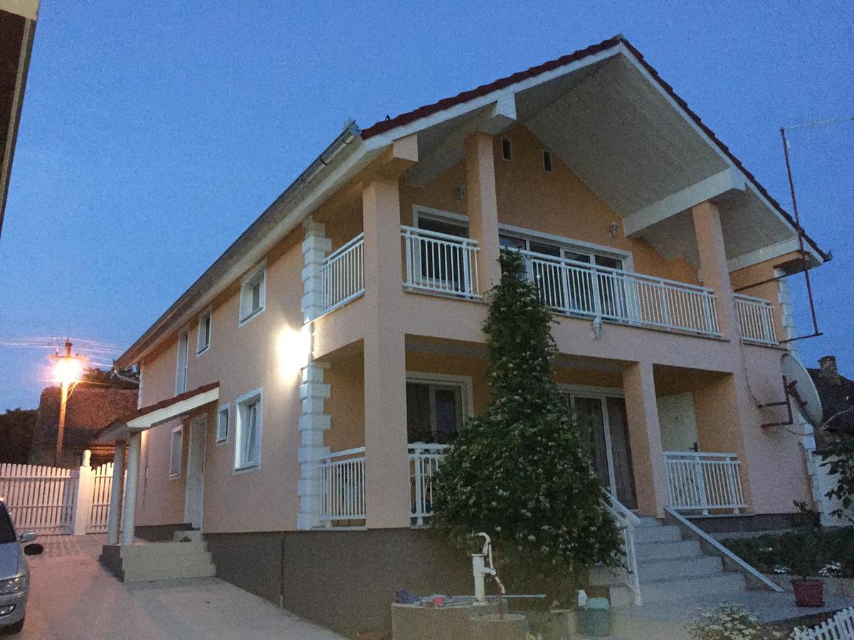 Guesthouse Rebel Deliblato ภายนอก รูปภาพ